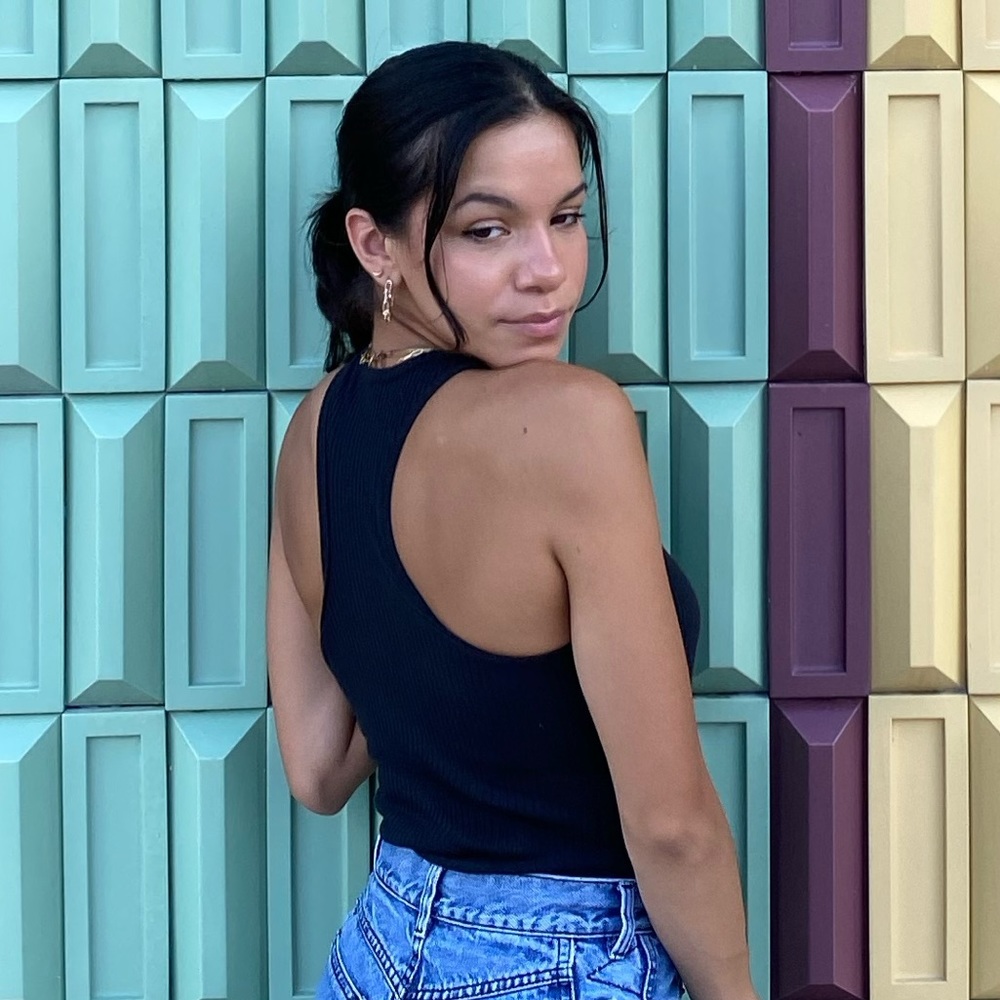 Meet your Posher, Clarissa